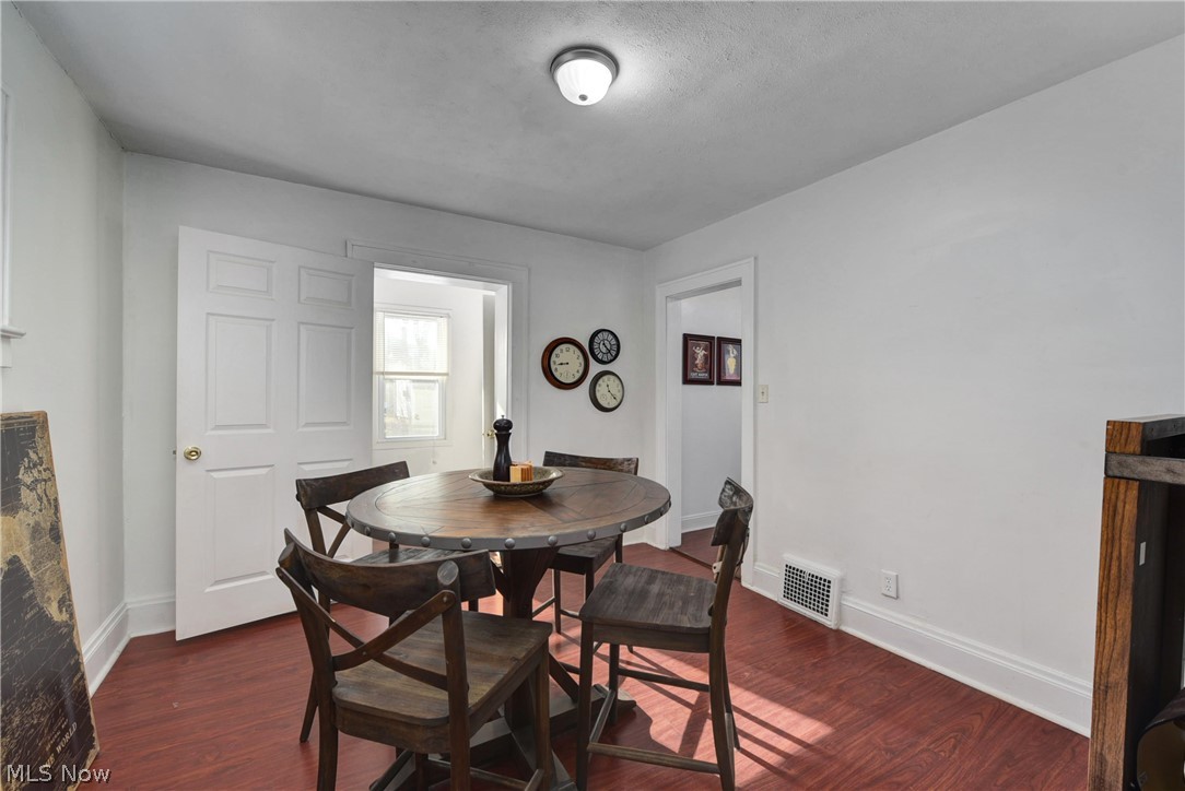 4482 Laurel Road Cleveland, OH 44121 - Photo 8 of 28