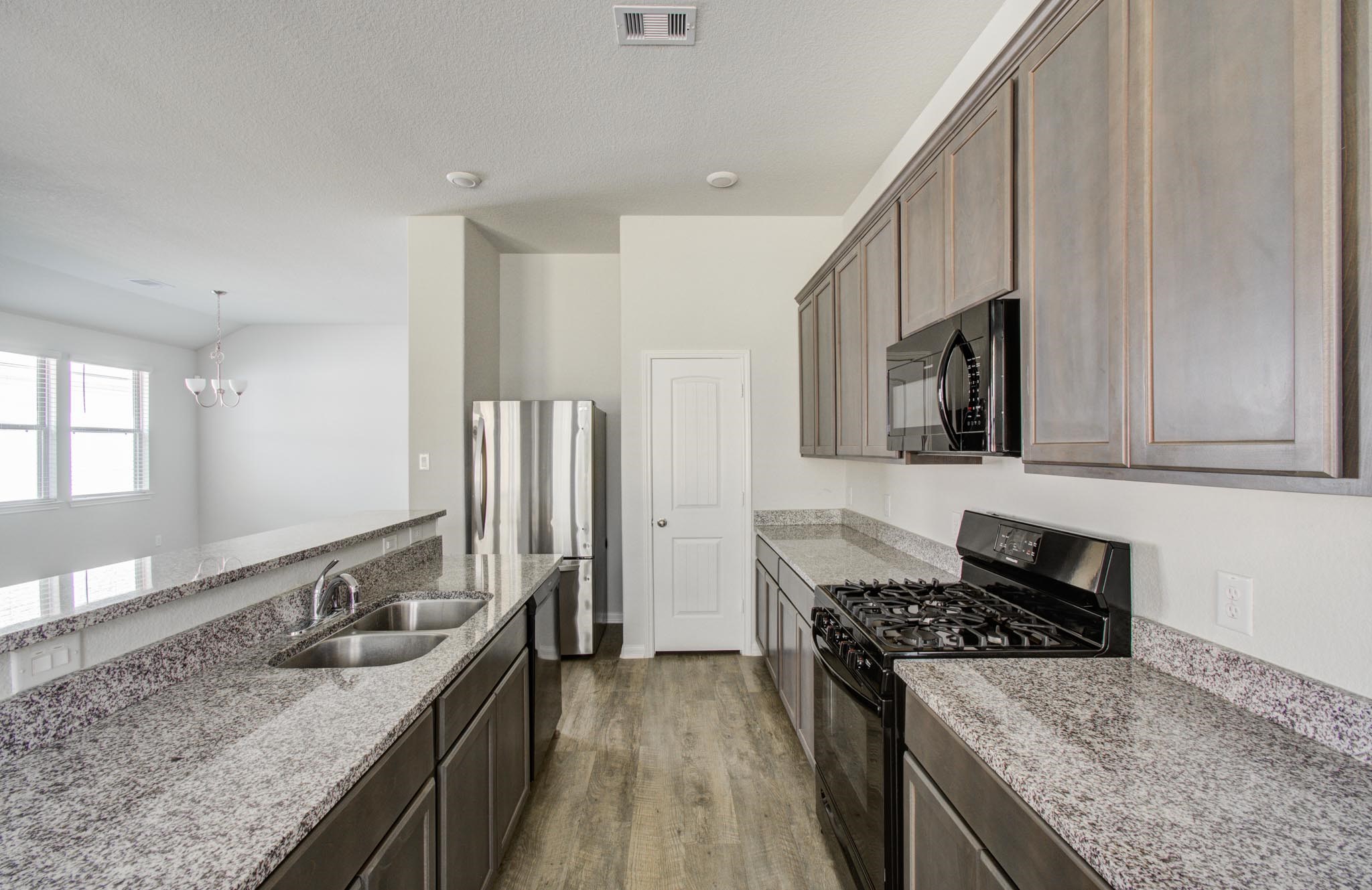 2009 Cedar Lane Conroe, TX 77301 - Photo 11 of 29 Granite countertops