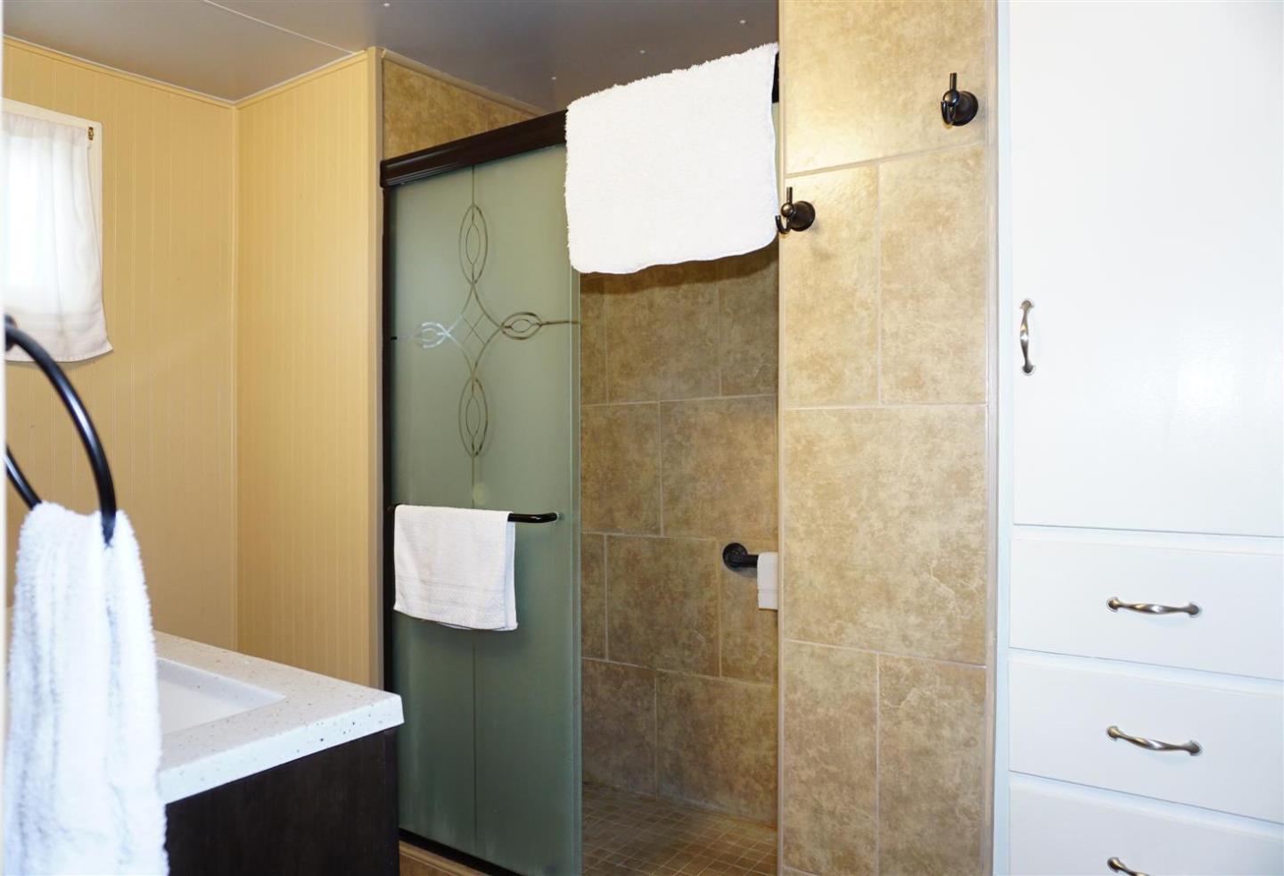 2150 Almaden Road, Unit 62 San Jose, CA 95125 - Photo 23 of 38 a bathroom with a shower