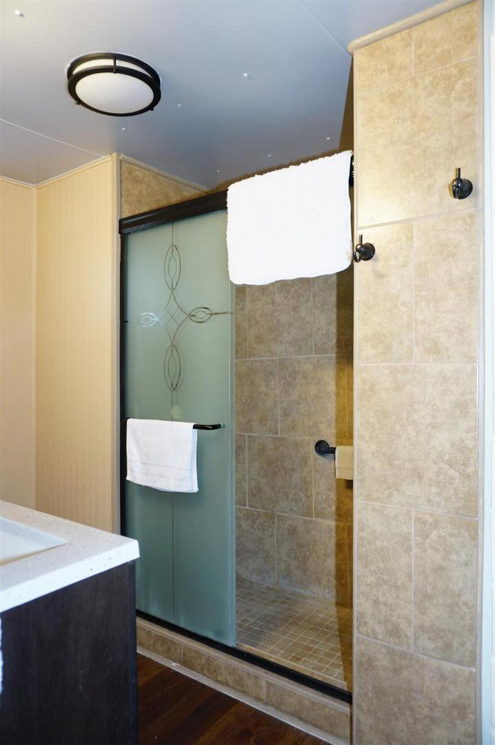 2150 Almaden Road, Unit 62 San Jose, CA 95125 - Photo 25 of 38 a bathroom with a shower