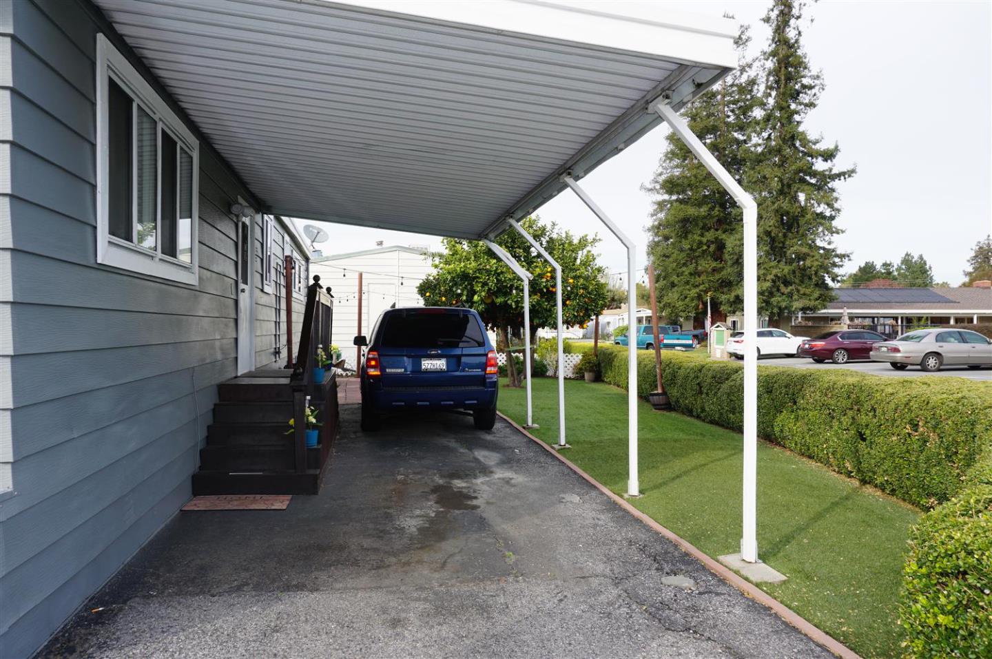 2150 Almaden Road, Unit 62 San Jose, CA 95125 - Photo 5 of 38 a view of a house with backyard and porch