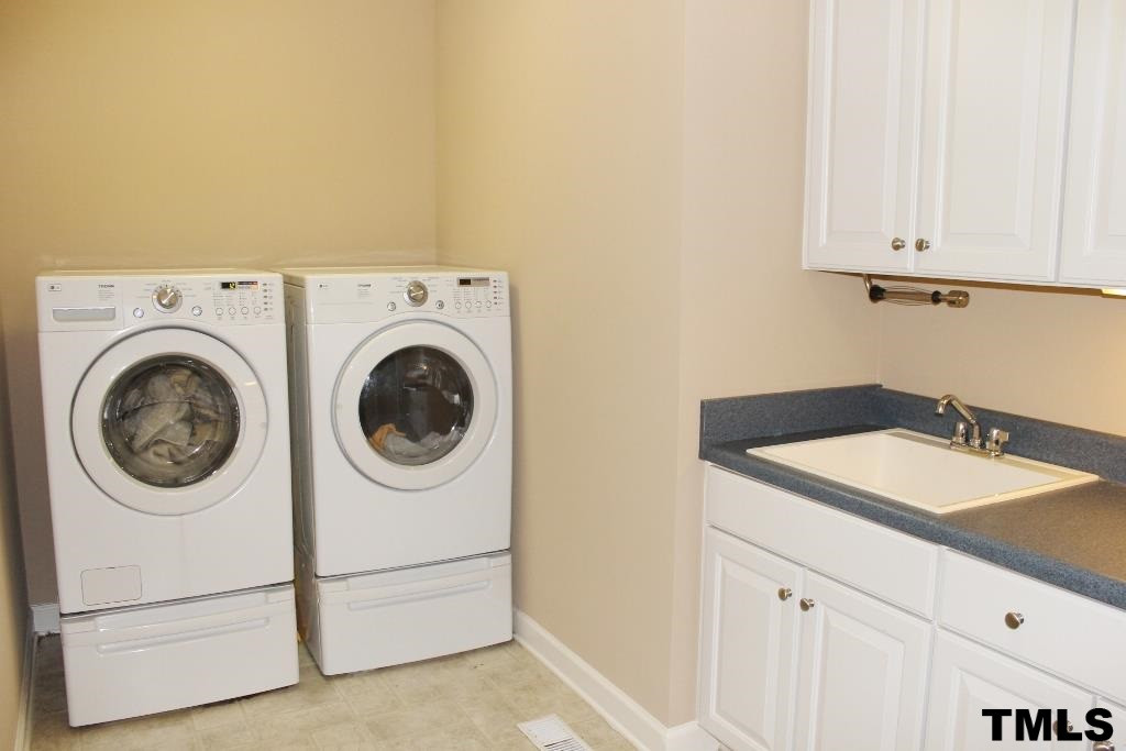 2412 Hagney Street Raleigh, NC 27614 - Photo 19 of 25 Laundry