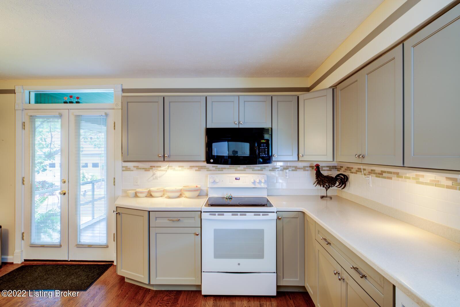 3709 Chevy Chase Road Louisville, KY 40218 - Photo 14 of 43 Kitchen 2