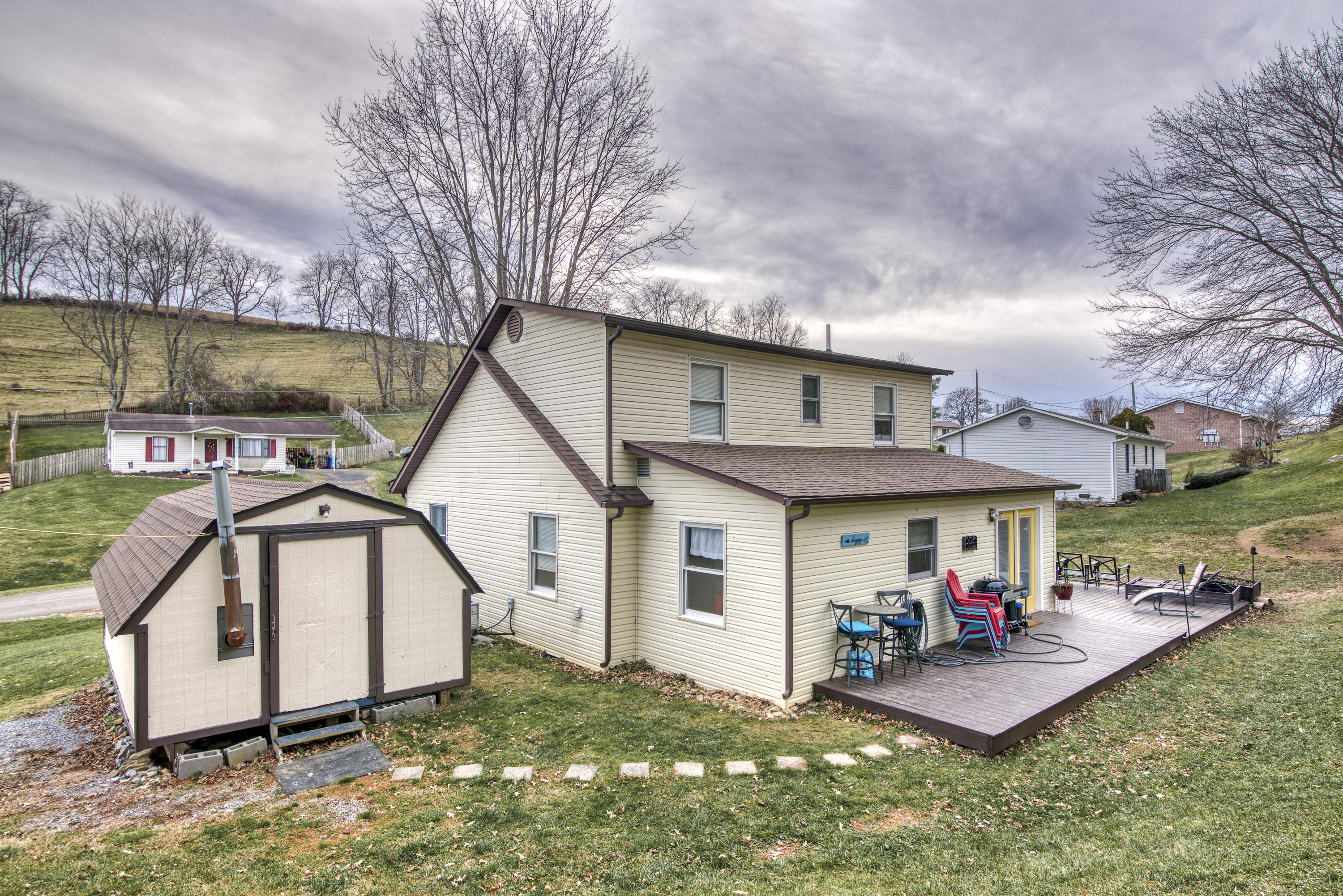 110 Riley Drive Chilhowie, VA 24319 - Photo 3 of 29 110-Riley-Dr-Chilhowie-VA Highlands-Real