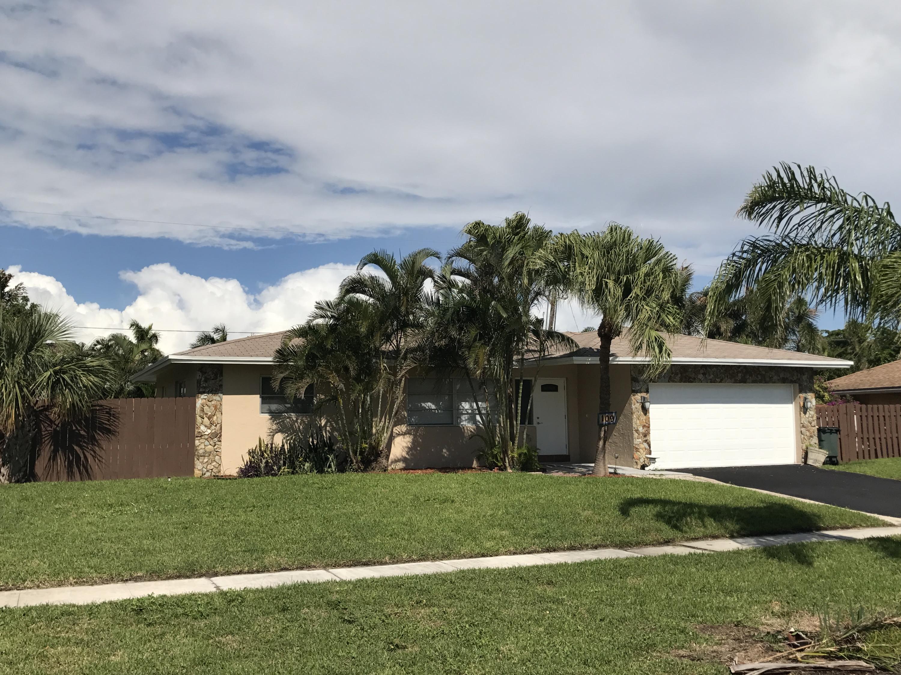 109 Mohigan Circle Boca Raton, FL 33487 - Photo 2 of 40 IMG_2675