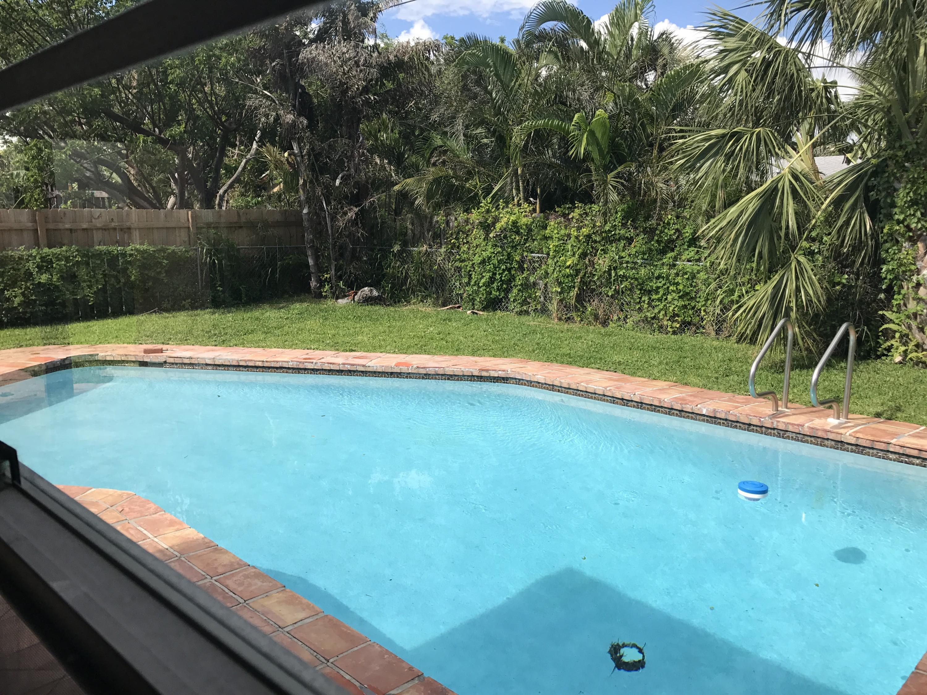 109 Mohigan Circle Boca Raton, FL 33487 - Photo 32 of 40 IMG_2722