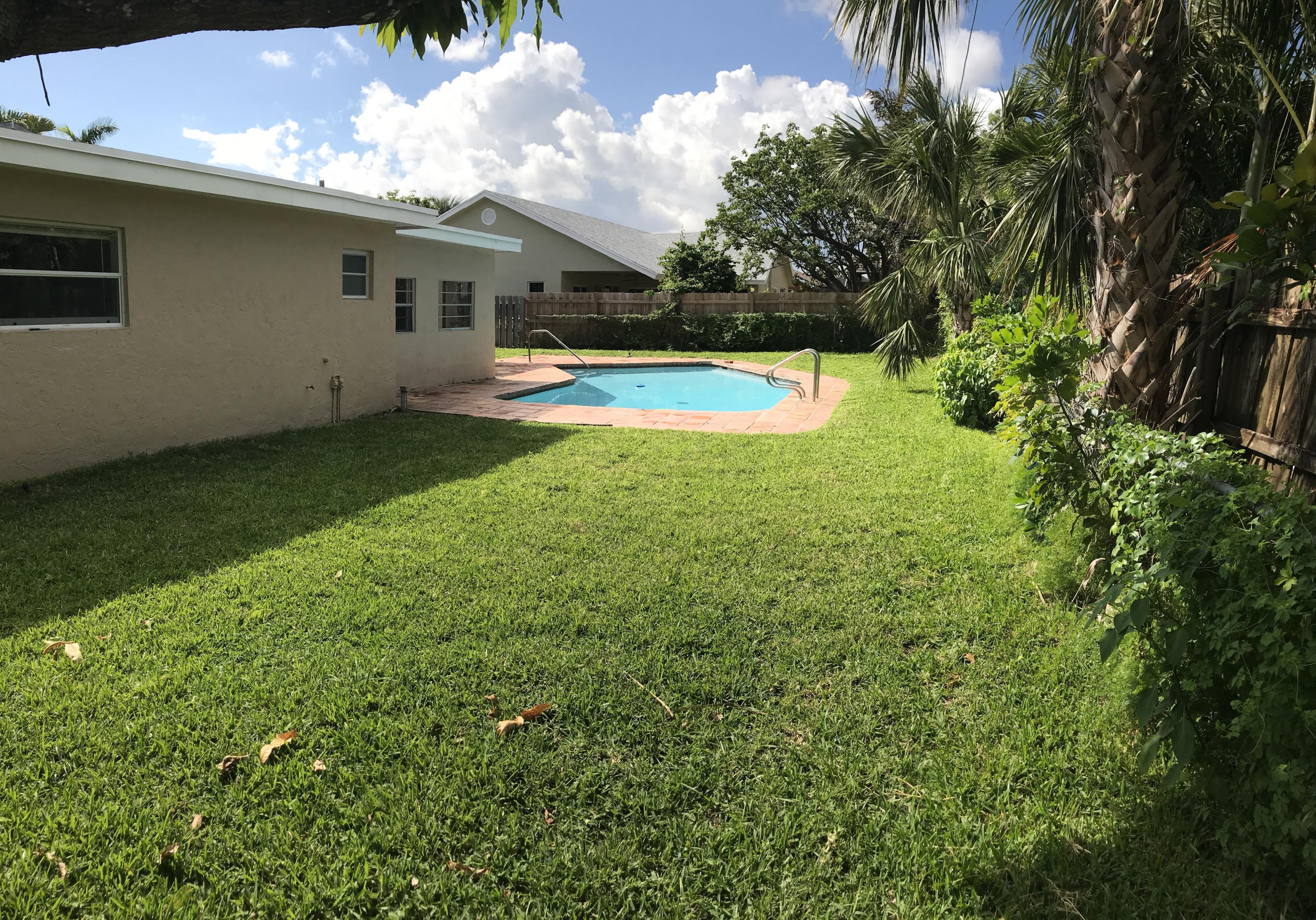 109 Mohigan Circle Boca Raton, FL 33487 - Photo 35 of 40 IMG_2725