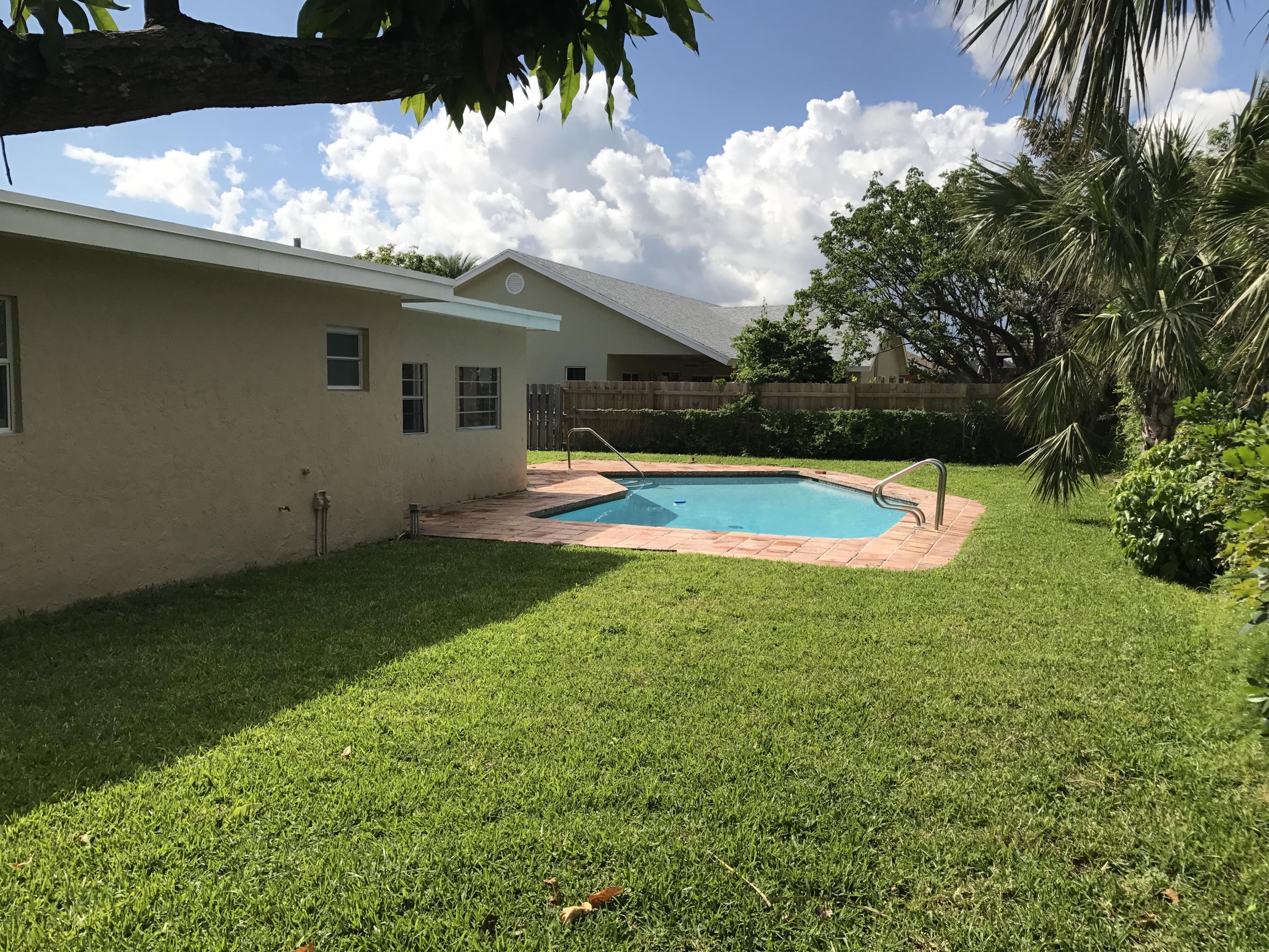 109 Mohigan Circle Boca Raton, FL 33487 - Photo 36 of 40 IMG_2726
