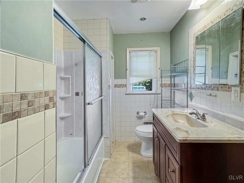 1665 Pleasant View Road Bethlehem, PA 18015 - Photo 9 of 16 Gallery Image 9
