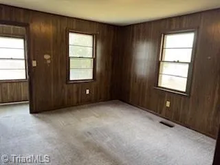 $1,200 | 408 Oakhurst Street, Kernersville, NC 27284