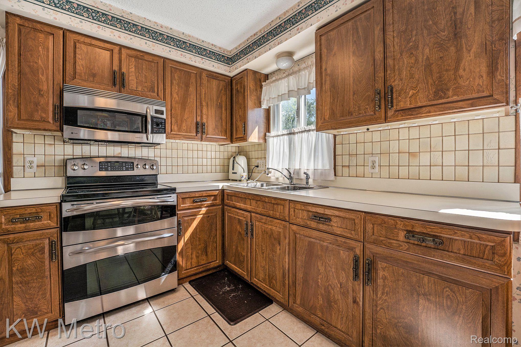 3055 Inman Street Ferndale, MI 48220 - Photo 2 of 17 Gallery Image 2