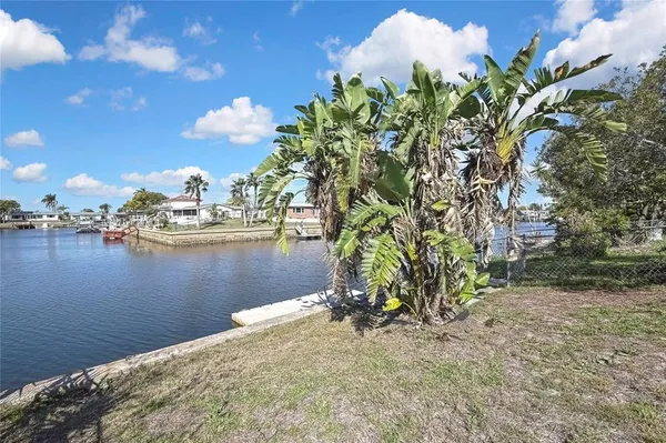 $440,000 | 12527 1st Isle, Hudson, FL 34667