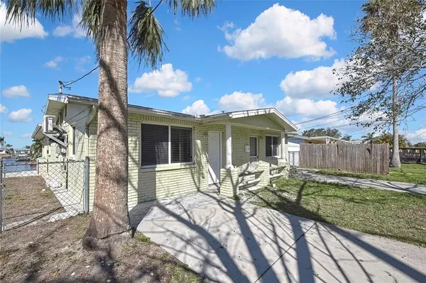 $440,000 | 12527 1st Isle, Hudson, FL 34667