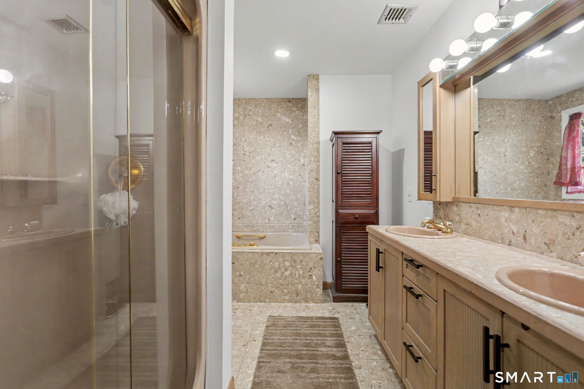78 Chestnut Hill Road Trumbull, CT 06611 - Photo 18 of 36