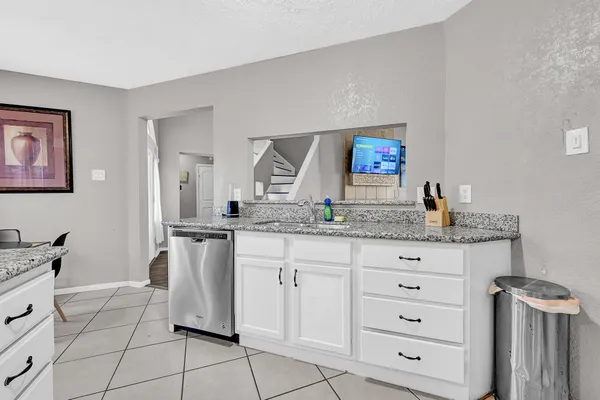 $4,999 | 4510 Beechcraft Street, Seabrook, TX 77586