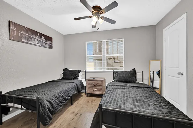 $4,999 | 4510 Beechcraft Street, Seabrook, TX 77586