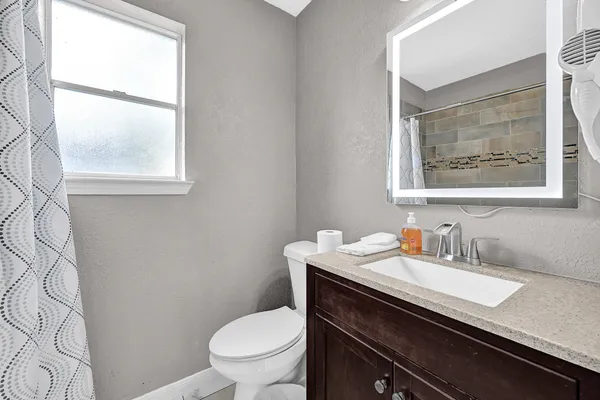 $4,999 | 4510 Beechcraft Street, Seabrook, TX 77586