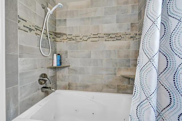 $4,999 | 4510 Beechcraft Street, Seabrook, TX 77586