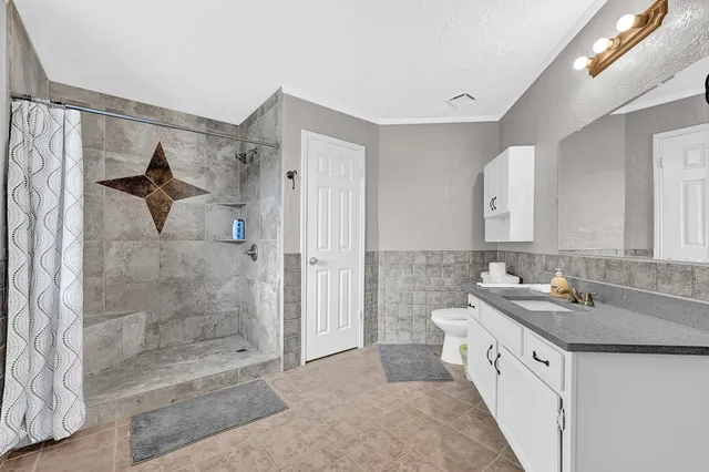 $4,999 | 4510 Beechcraft Street, Seabrook, TX 77586