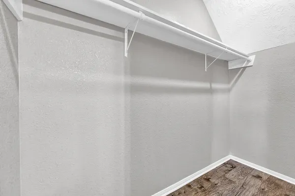 $4,999 | 4510 Beechcraft Street, Seabrook, TX 77586