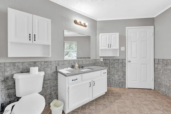 $4,999 | 4510 Beechcraft Street, Seabrook, TX 77586