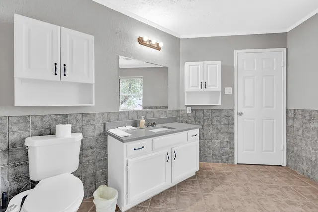 $4,999 | 4510 Beechcraft Street, Seabrook, TX 77586