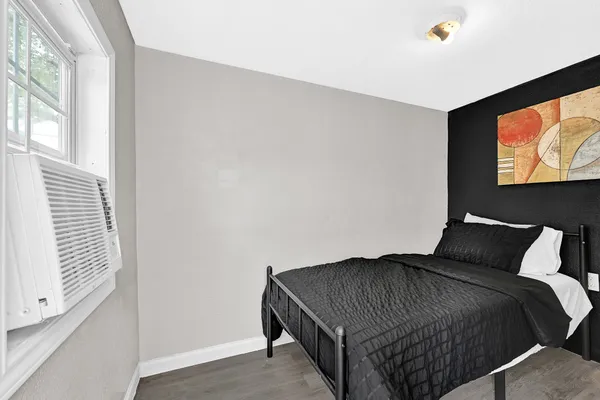 $4,999 | 4510 Beechcraft Street, Seabrook, TX 77586