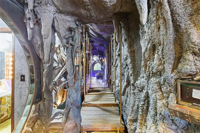 $500,000 | 7061 62nd Street North, Pinellas Park, FL 33781