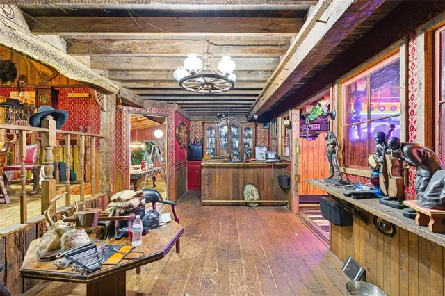 $500,000 | 7061 62nd Street North, Pinellas Park, FL 33781