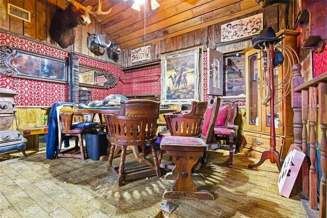 $500,000 | 7061 62nd Street North, Pinellas Park, FL 33781