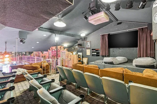 $500,000 | 7061 62nd Street North, Pinellas Park, FL 33781