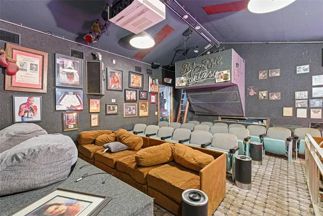 $500,000 | 7061 62nd Street North, Pinellas Park, FL 33781