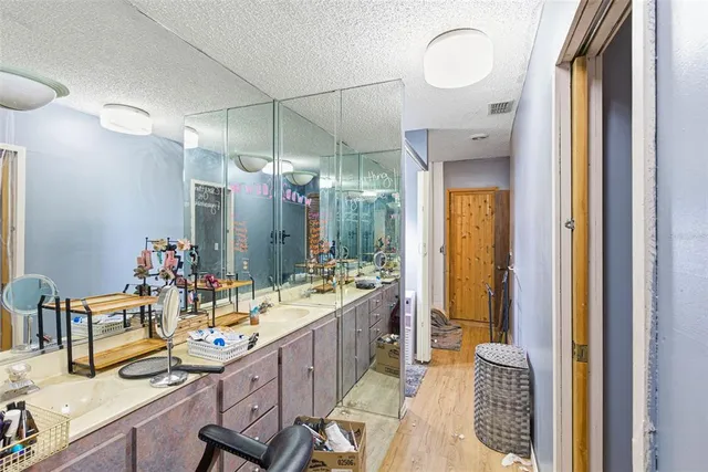 $500,000 | 7061 62nd Street North, Pinellas Park, FL 33781