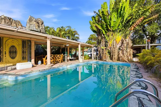 $500,000 | 7061 62nd Street North, Pinellas Park, FL 33781