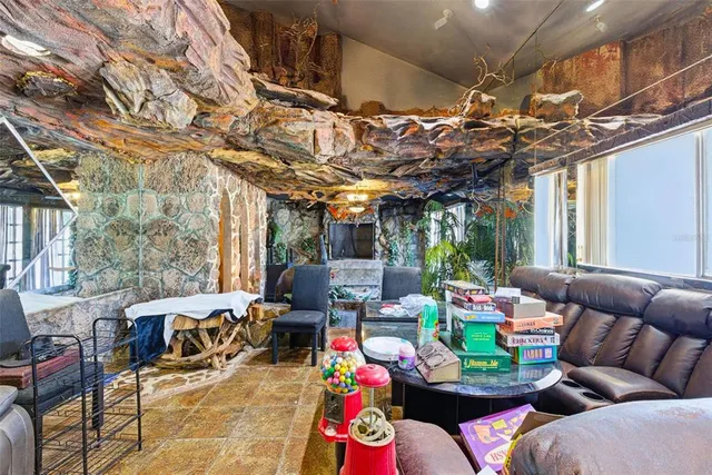 $500,000 | 7061 62nd Street North, Pinellas Park, FL 33781