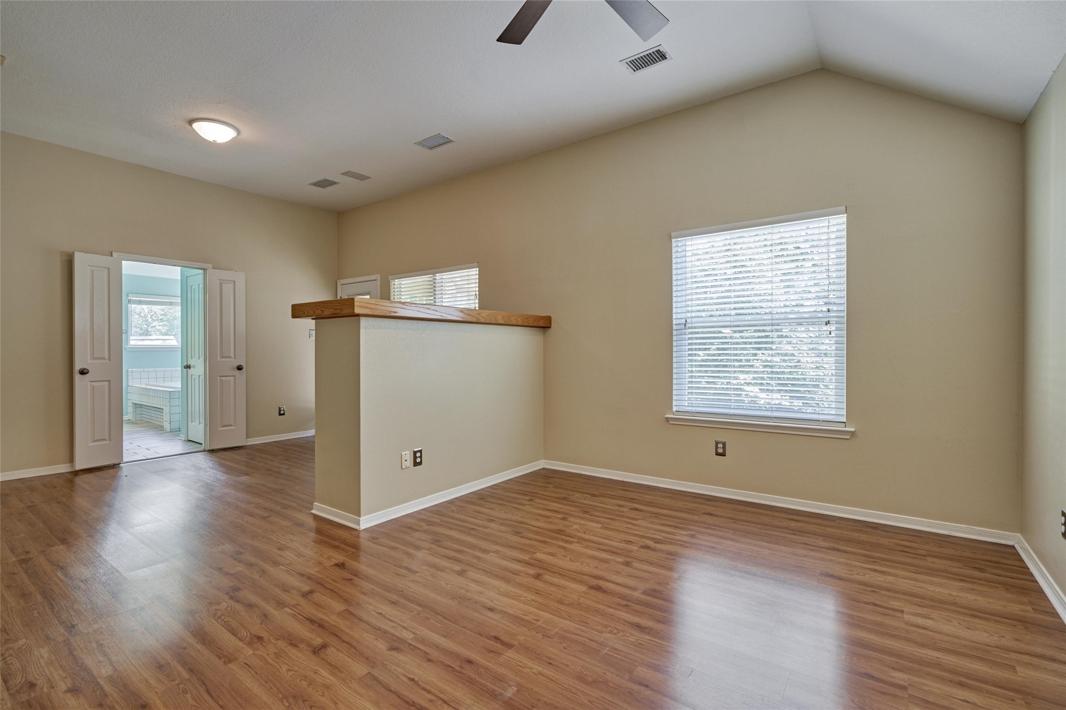 59 West Gaslight Place Spring, TX 77382 - Photo 30 of 47 Primary Bedroom.