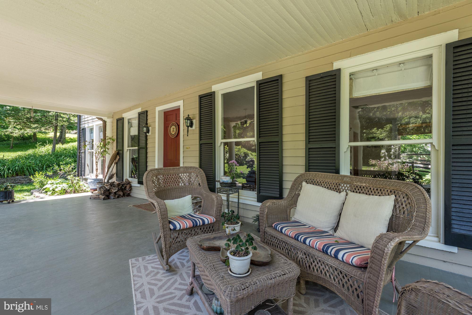 18203 Sands Road Purcellville, VA 20132 - Photo 14 of 48 Gallery Image 14