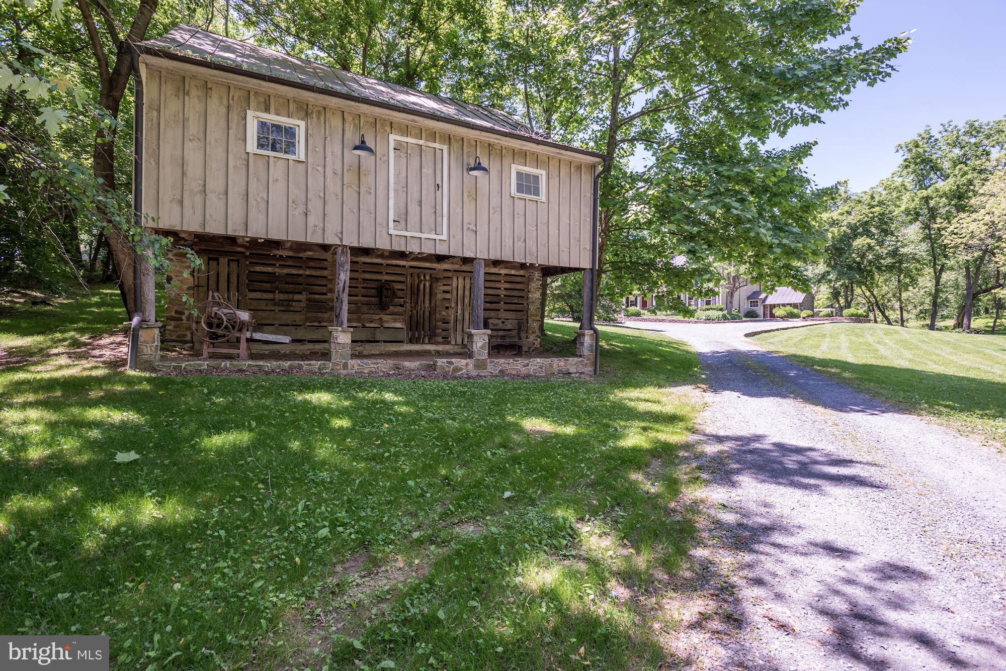 18203 Sands Road Purcellville, VA 20132 - Photo 43 of 48 Gallery Image 43