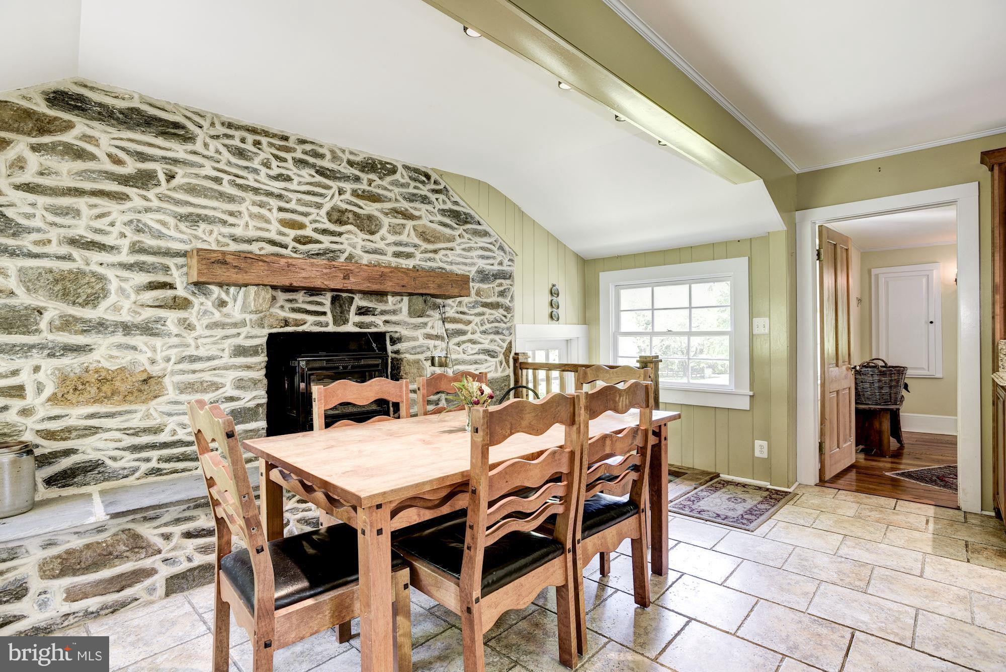 18203 Sands Road Purcellville, VA 20132 - Photo 10 of 48 Gallery Image 10