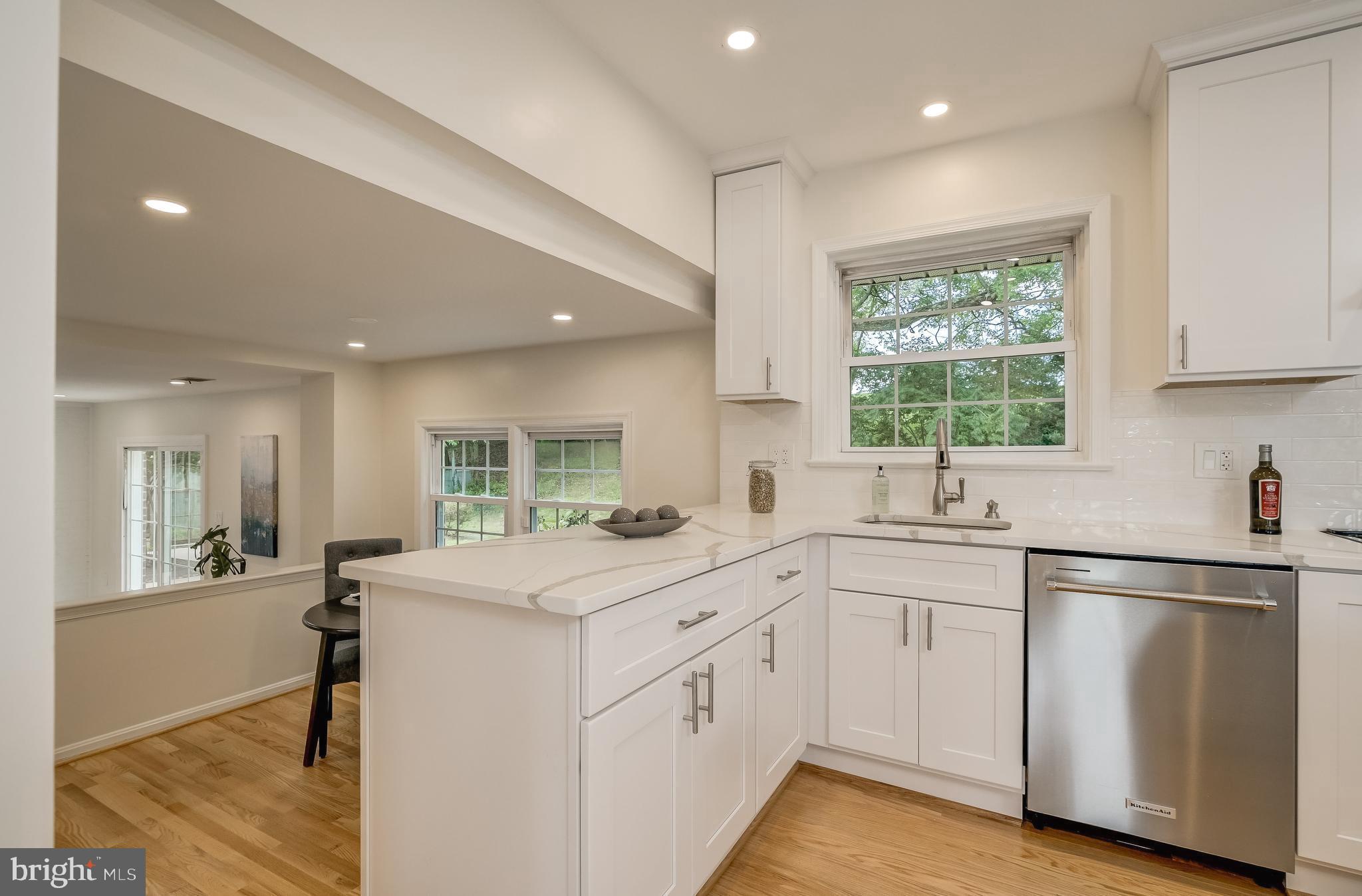 2185 Stratton Drive Potomac, MD 20854 - Photo 11 of 36