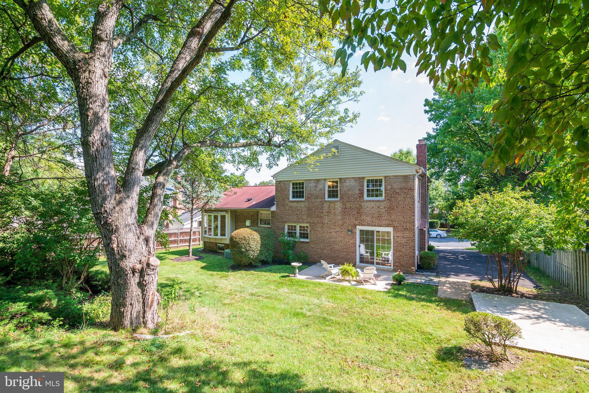 2185 Stratton Drive Potomac, MD 20854 - Photo 18 of 36 Spacious rear yard