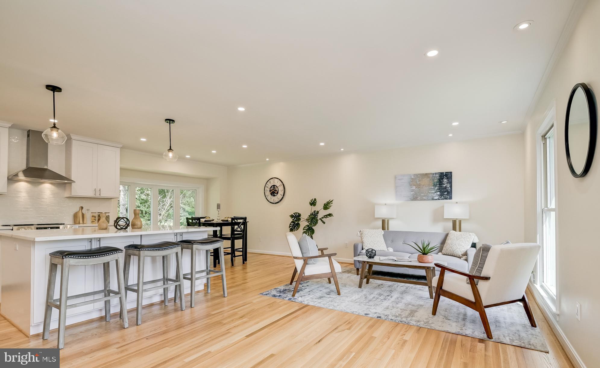 2185 Stratton Drive Potomac, MD 20854 - Photo 4 of 36 Open Concept w/abundant natural light