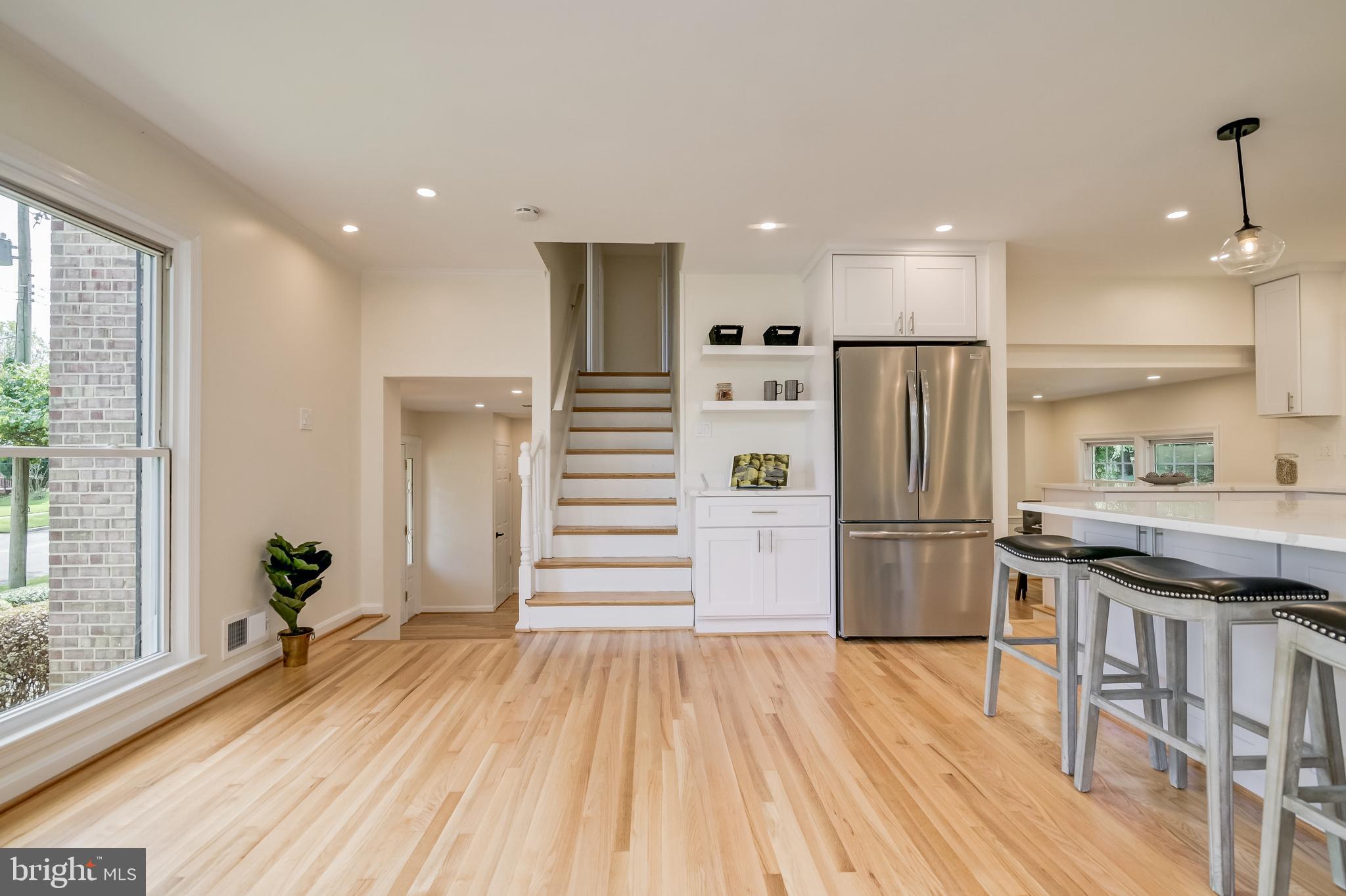 2185 Stratton Drive Potomac, MD 20854 - Photo 10 of 36 Recessed Lighting