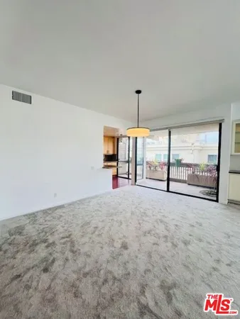 $5,500 | 11805 Mayfield Avenue, Unit 306, Los Angeles, CA 90049