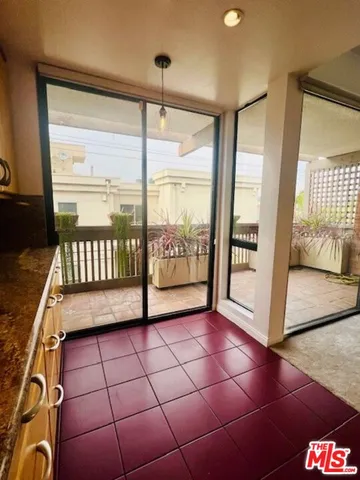 $5,700 | 11805 Mayfield Avenue, Unit 306, Los Angeles, CA 90049