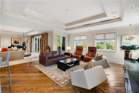 $3,700,000 | 1400 Gulf Shore Boulevard North, Unit 201, Naples, FL 34102