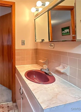 $392,000 | 61 Janet Terrace, New Hartford, NY 13413