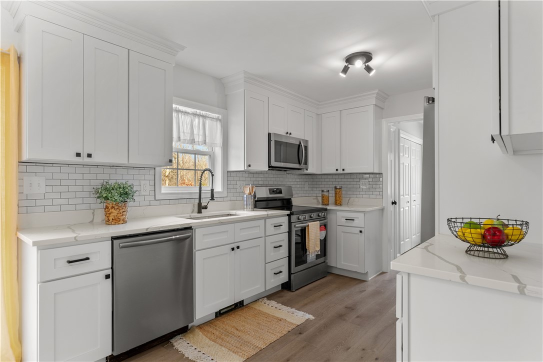 678 Bulgarmarsh Road Tiverton, RI 02878 - Photo 3 of 48