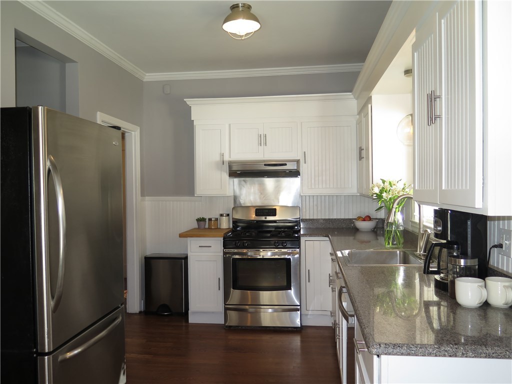 61 Overhill Road Providence, RI 02906 - Photo 14 of 40