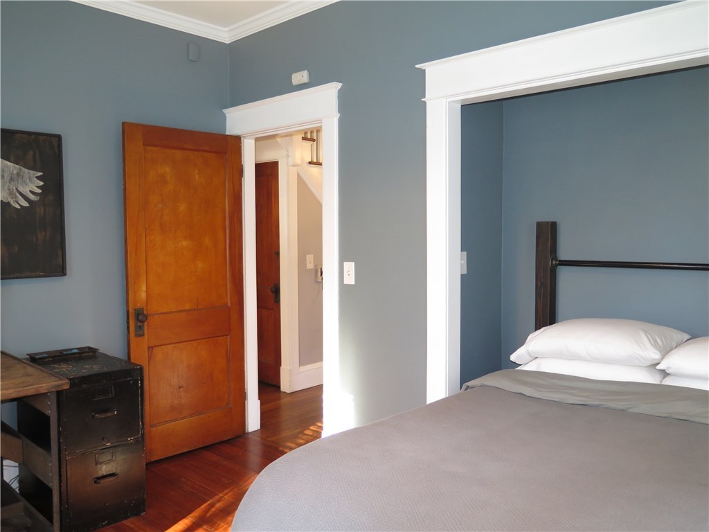 61 Overhill Road Providence, RI 02906 - Photo 17 of 40